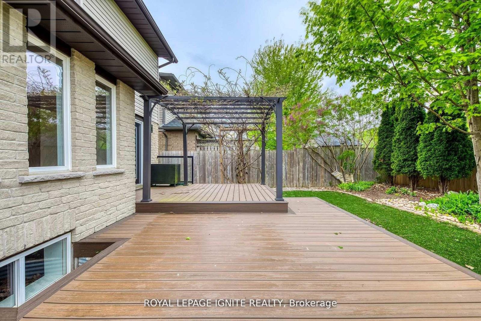 64 Templewood Drive, Kitchener, Ontario  N2R 1X3 - Photo 47 - X13624770