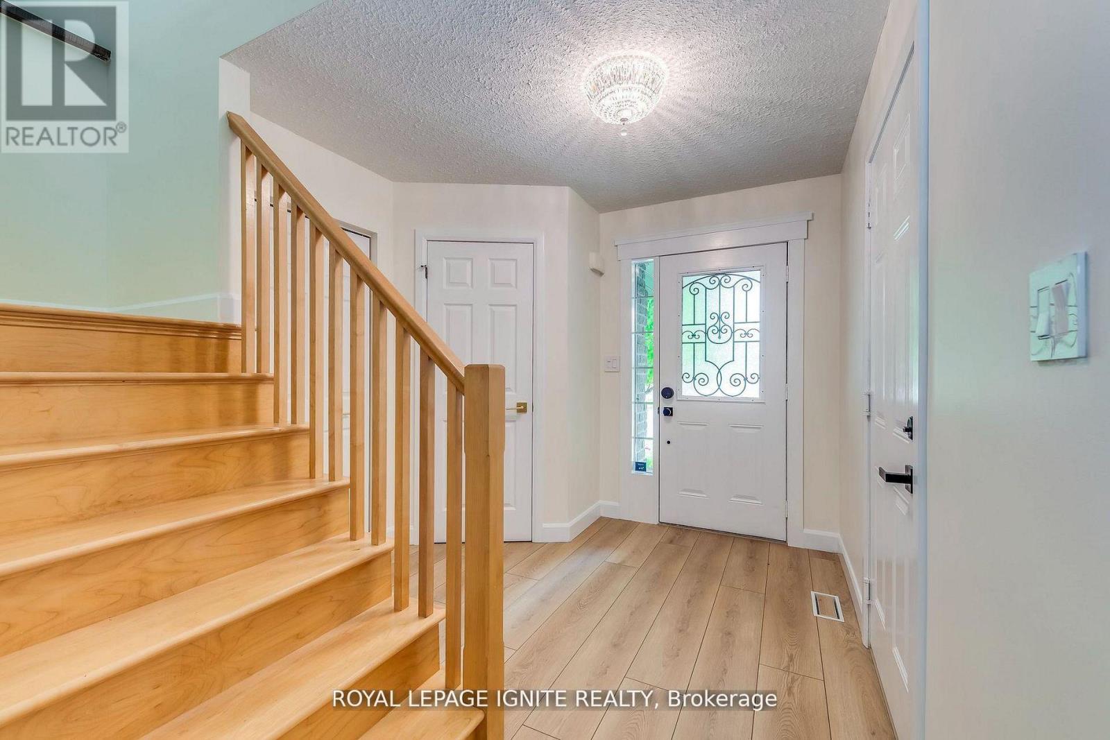 64 Templewood Drive, Kitchener, Ontario  N2R 1X3 - Photo 5 - X13624770