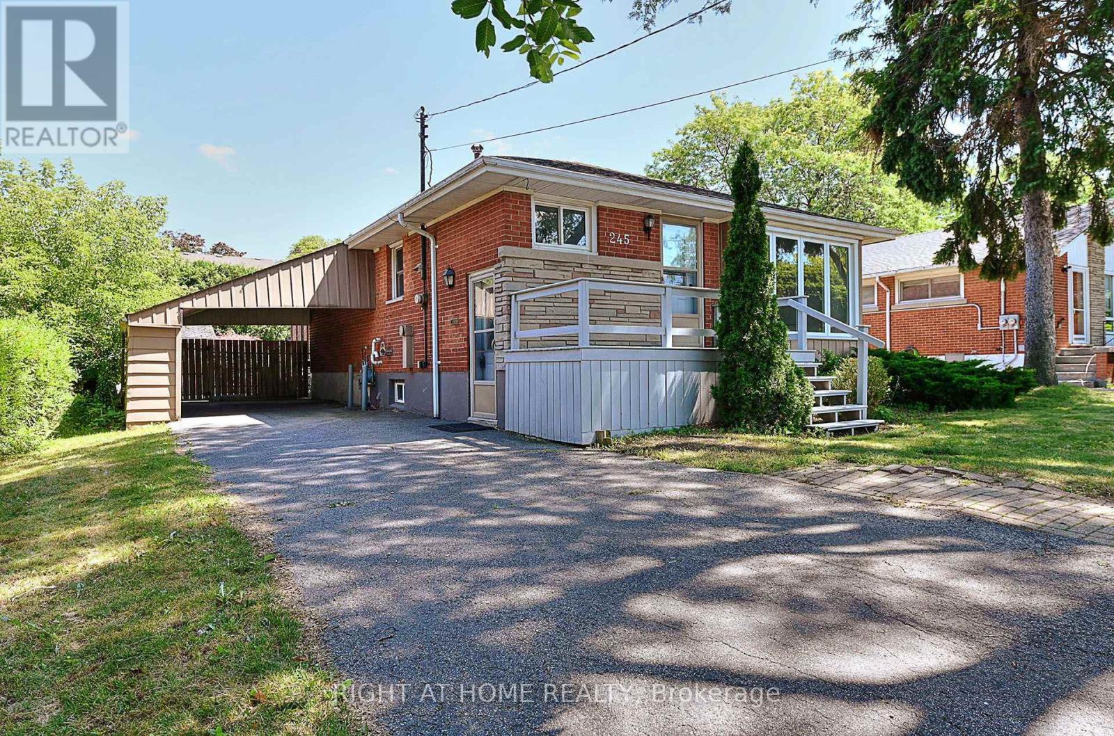 245 West 33rd Street, Hamilton, Ontario  L9C 5J7 - Photo 2 - X13624966