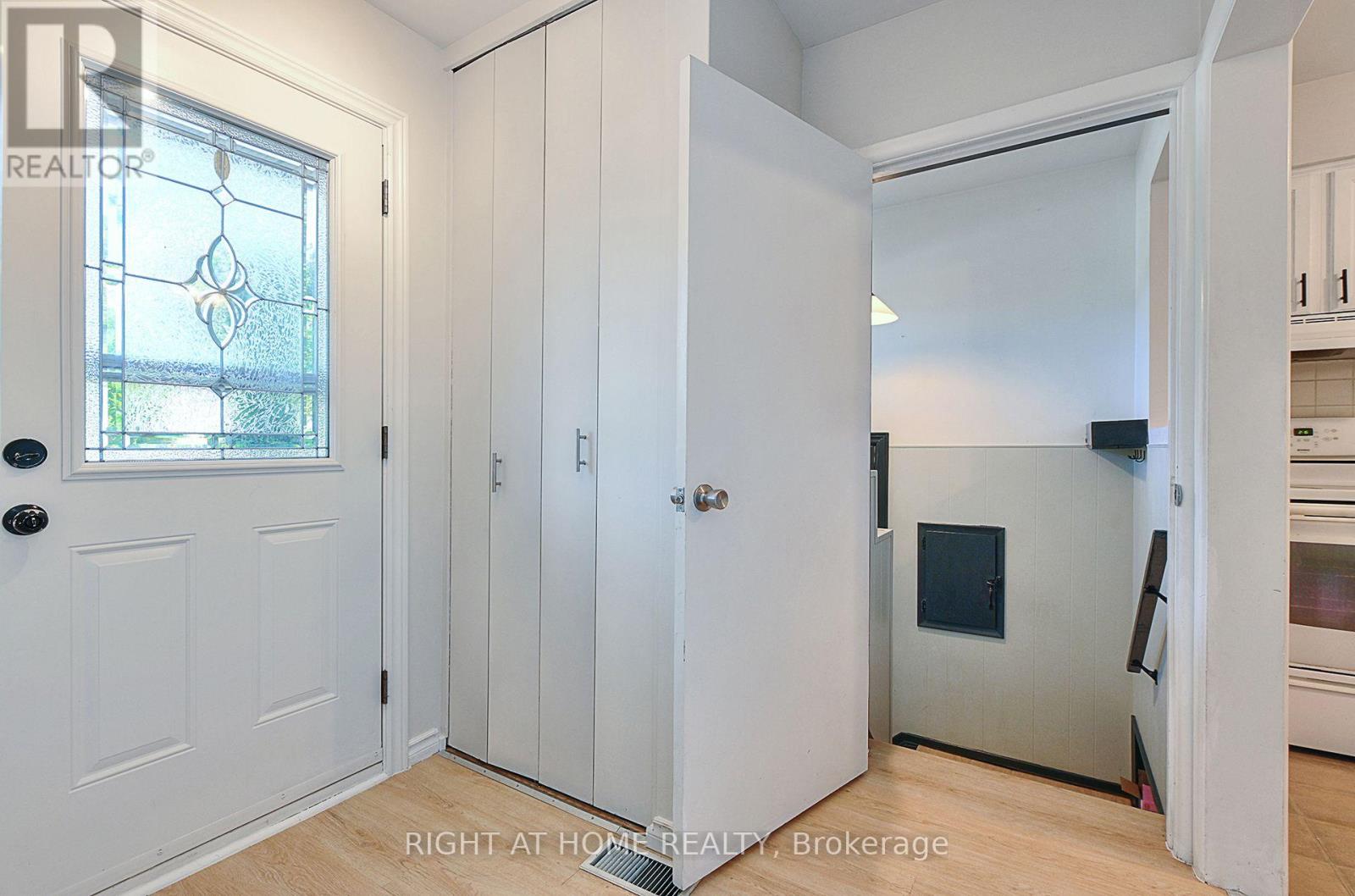 245 West 33rd Street, Hamilton, Ontario  L9C 5J7 - Photo 3 - X13624966