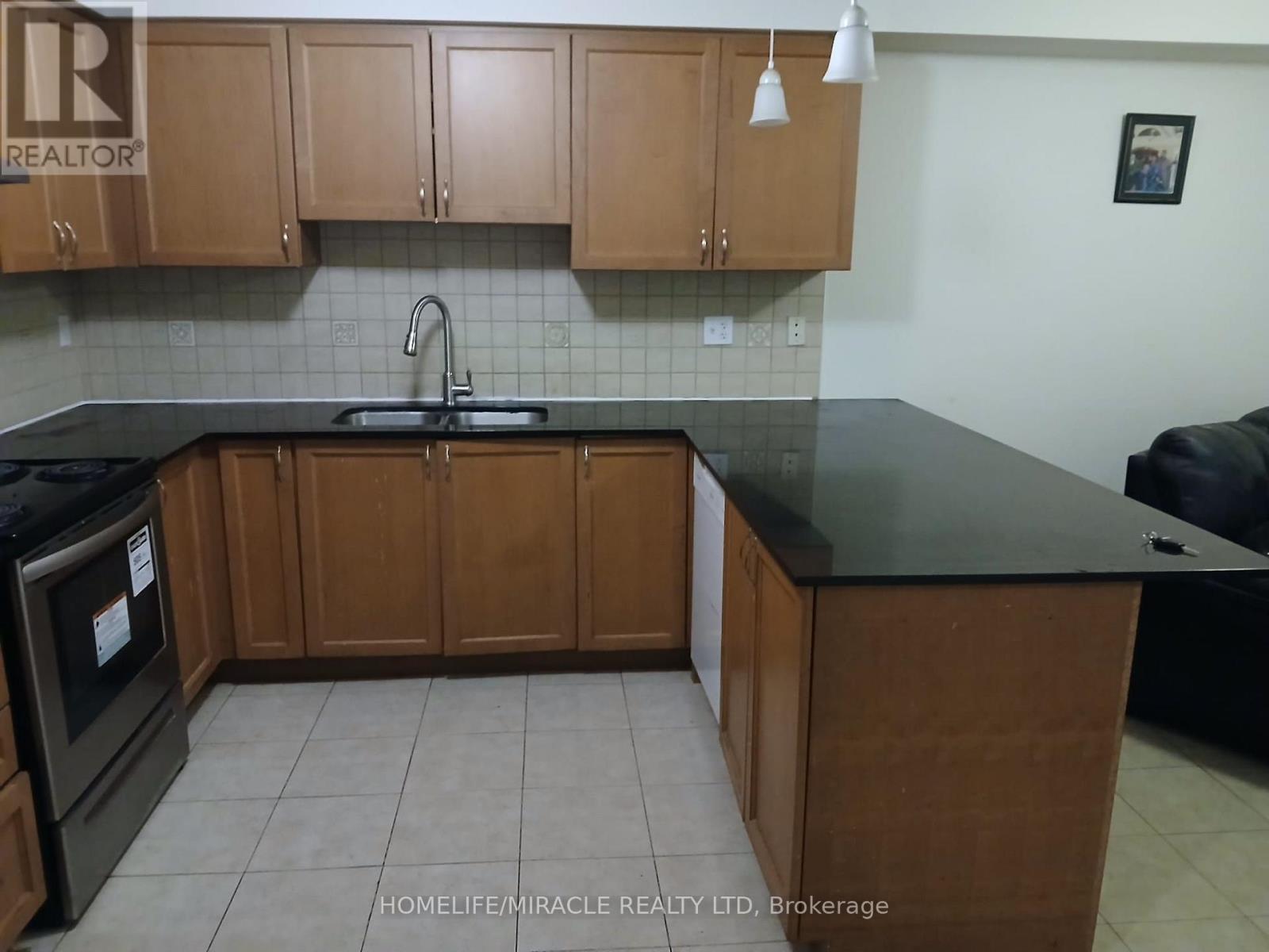 13 Vasto Lane, Toronto, Ontario  M1M 0C6 - Photo 4 - E13497752