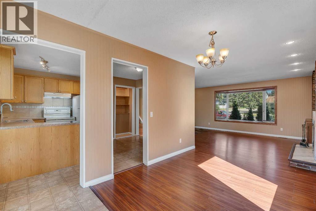 335 Queensland Drive SE, Calgary, Alberta  T2J 3R6 - Photo 8 - A2330083