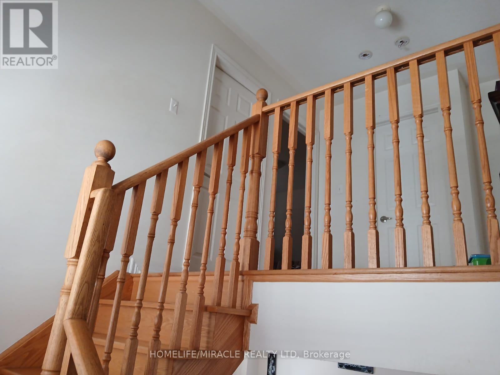 13 Vasto Lane, Toronto, Ontario  M1M 0C6 - Photo 7 - E13497752