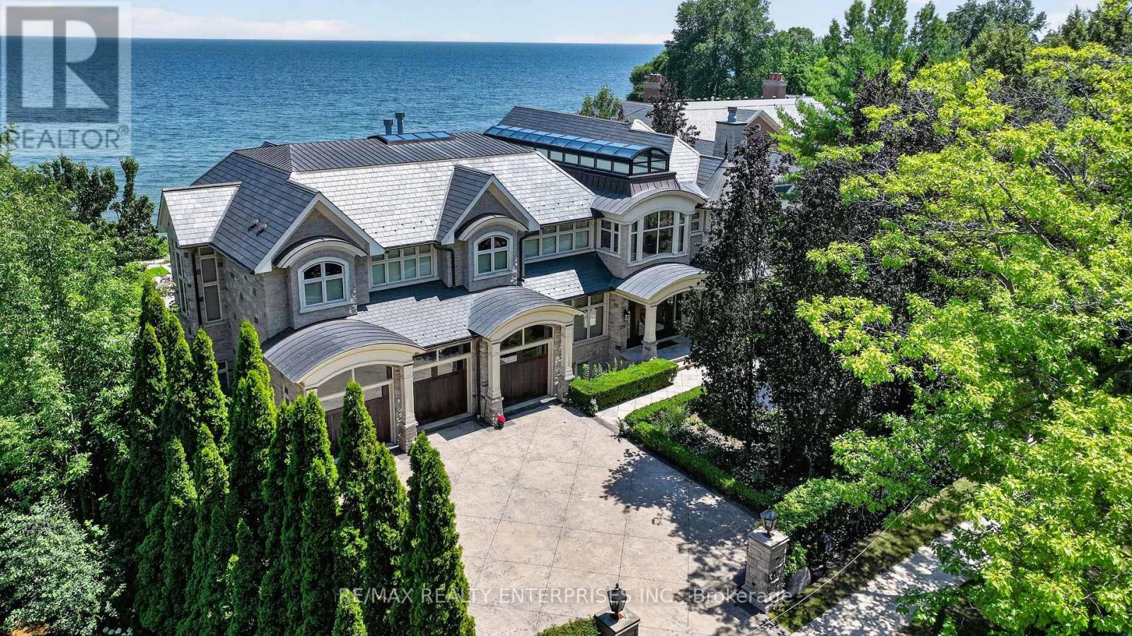 1500 WATERSEDGE ROAD Mississauga (Clarkson) Ontario Canada L5J1A4 3