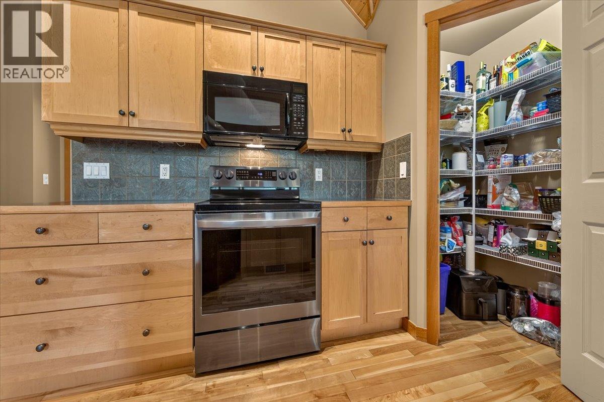 925 Lakeview Meadows Glen Unit# 17, Windermere, British Columbia  V0A 1K3 - Photo 13 - 10395917
