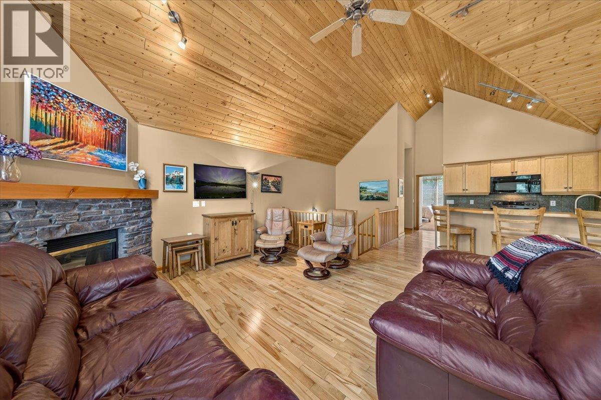 925 Lakeview Meadows Glen Unit# 17, Windermere, British Columbia  V0A 1K3 - Photo 5 - 10395917