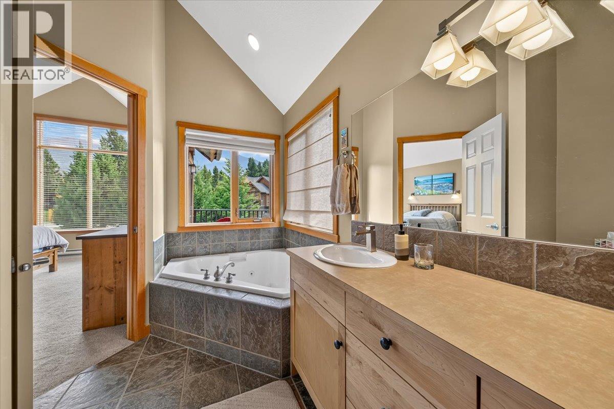 925 Lakeview Meadows Glen Unit# 17, Windermere, British Columbia  V0A 1K3 - Photo 25 - 10395917