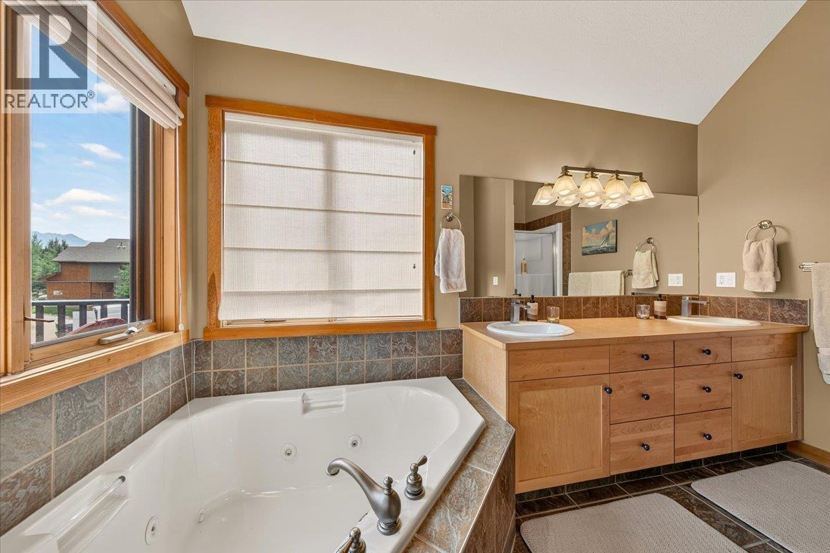 925 Lakeview Meadows Glen Unit# 17, Windermere, British Columbia  V0A 1K3 - Photo 24 - 10395917