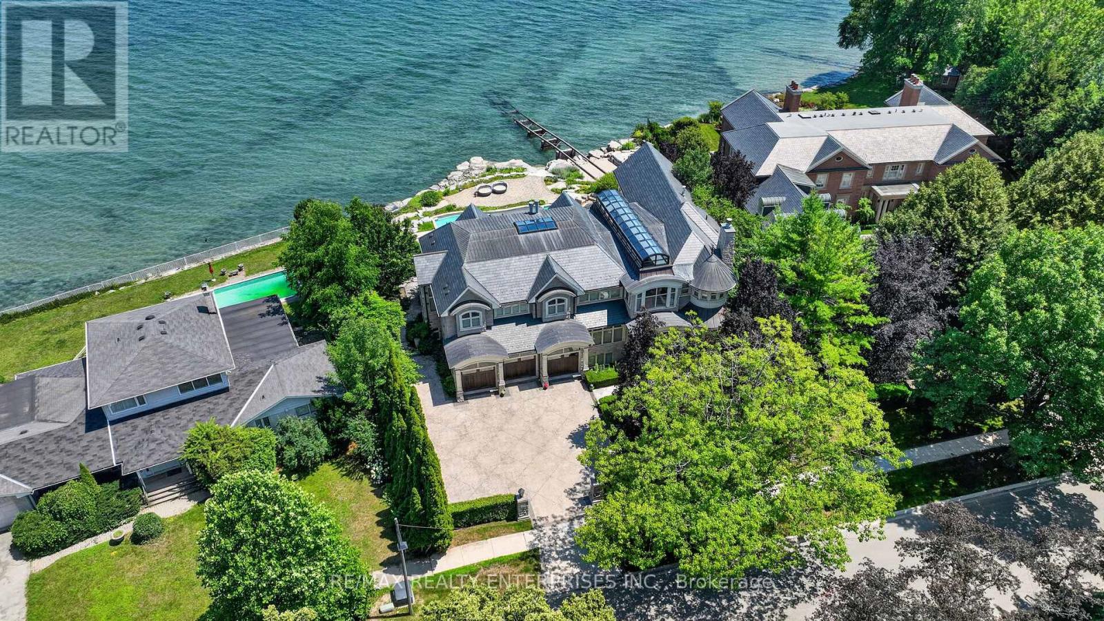 1500 WATERSEDGE ROAD Mississauga (Clarkson) Ontario Canada L5J1A4 4