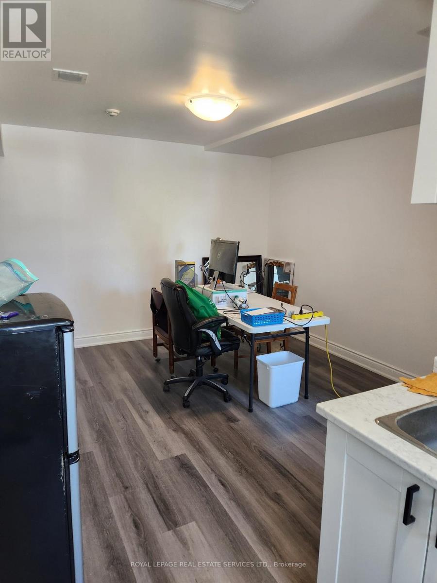 210 - 2820 Danforth Avenue, Toronto, Ontario  M4C 1M1 - Photo 3 - E13534274