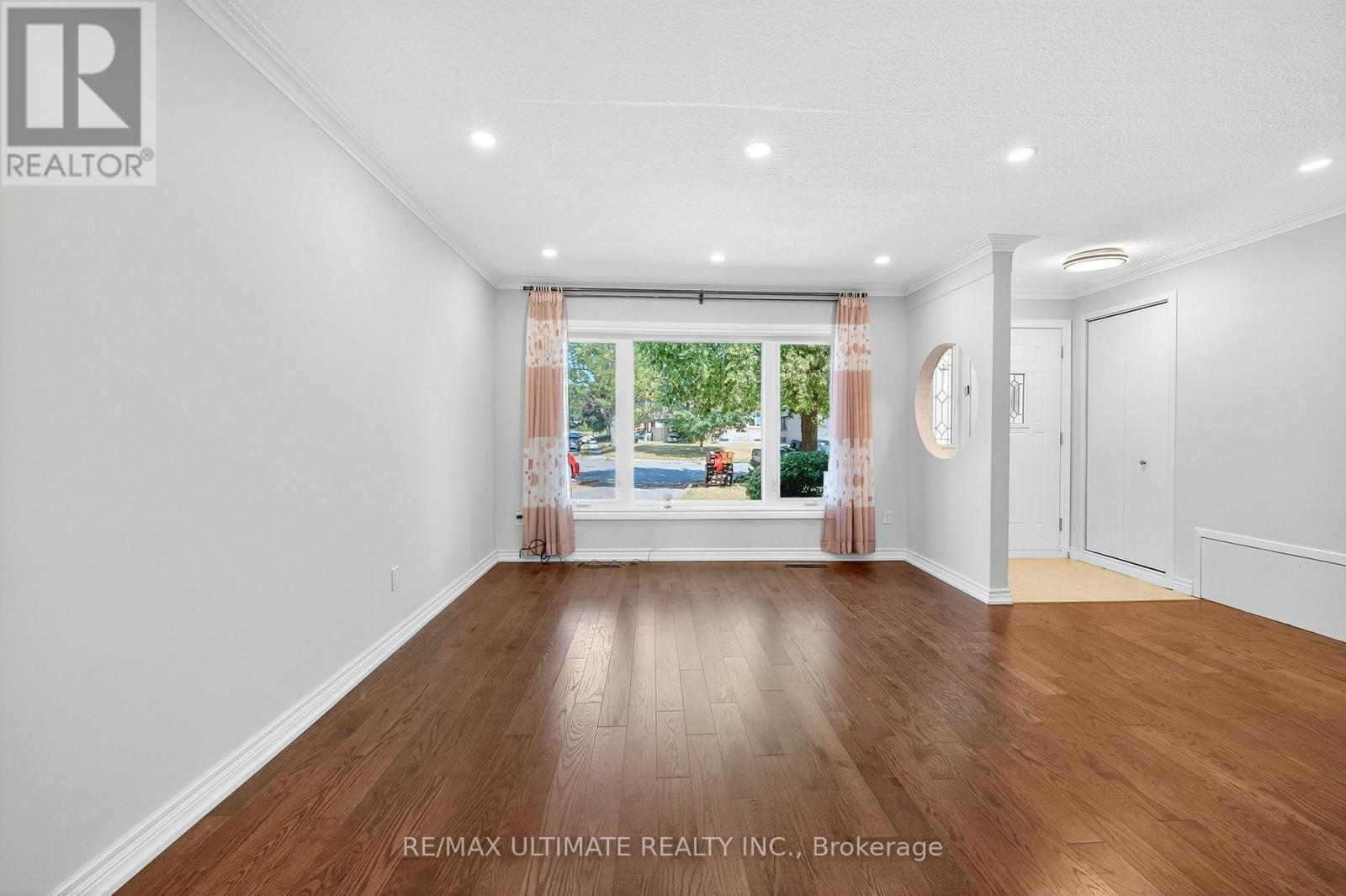 50 Charlemont Crescent, Toronto, Ontario  M1T 1M4 - Photo 7 - E13624828