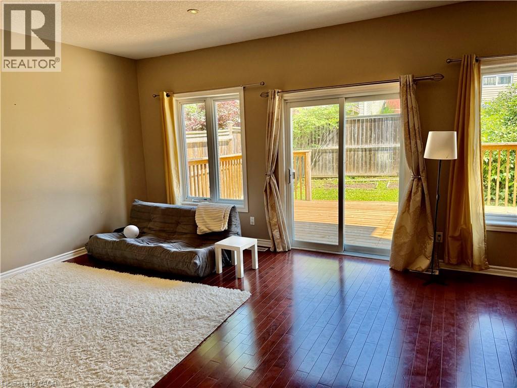 596 Violet Street, Waterloo, Ontario  N2V 2V6 - Photo 3 - 40849319