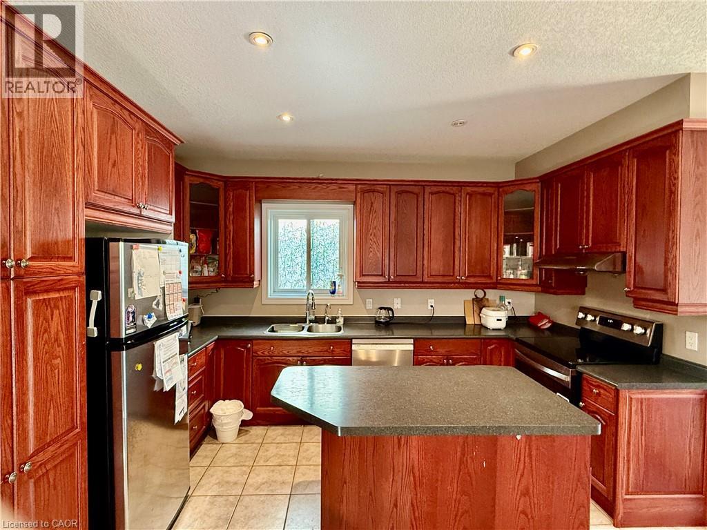 596 Violet Street, Waterloo, Ontario  N2V 2V6 - Photo 5 - 40849319
