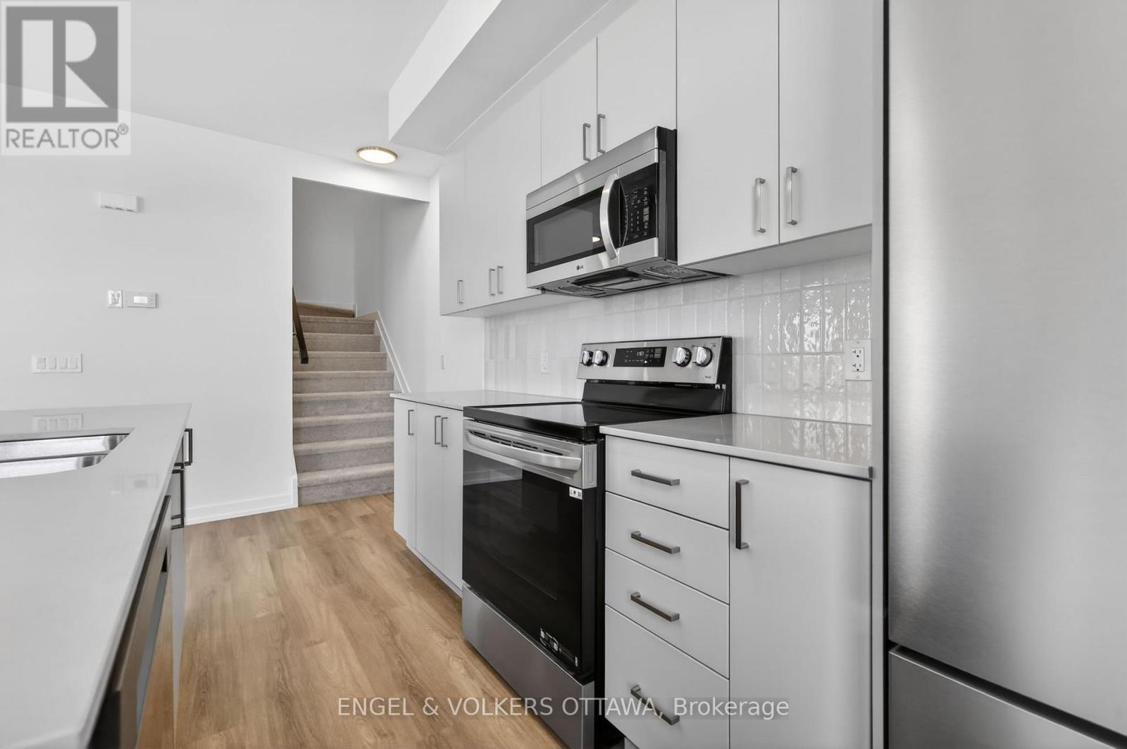 120 Stardust Private, Ottawa, Ontario K1T 3W6 - Photo 7 - X13625098