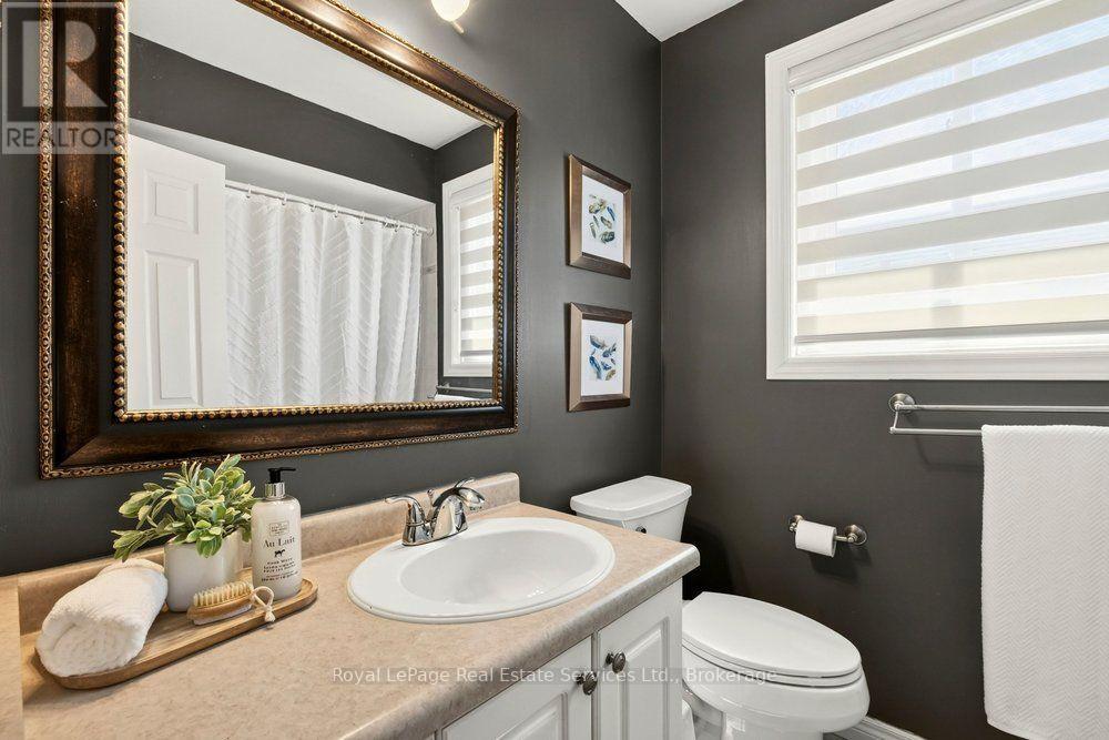 2054 Westmount Drive, Oakville, Ontario  L6M 3P2 - Photo 16 - W13625052