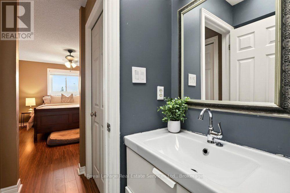 2054 Westmount Drive, Oakville, Ontario  L6M 3P2 - Photo 20 - W13625052