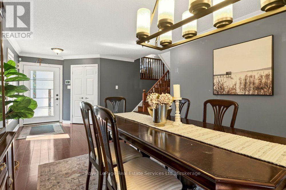 2054 Westmount Drive, Oakville, Ontario  L6M 3P2 - Photo 4 - W13625052
