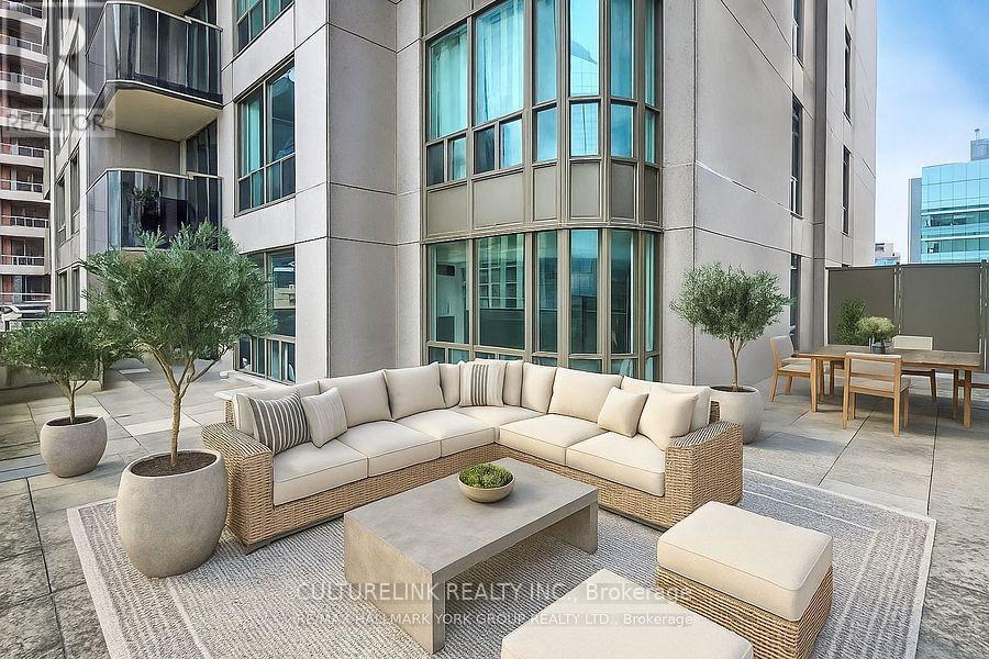 2307 - 750 BAY STREET, Toronto, Ontario