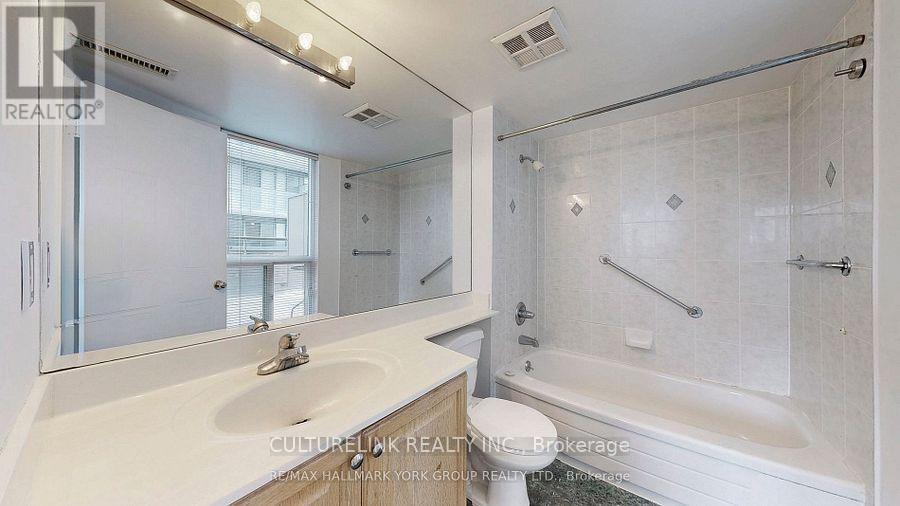 2307 - 750 Bay Street, Toronto, Ontario  M5G 1N6 - Photo 11 - C13625040