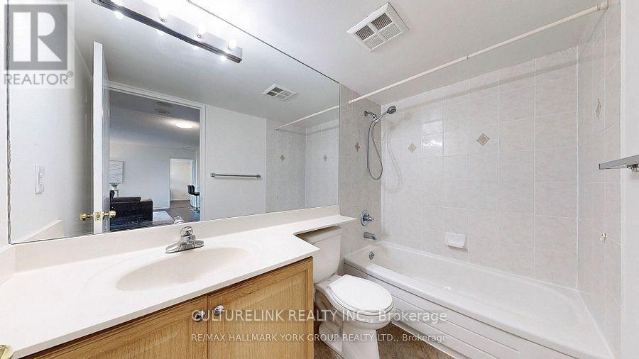2307 - 750 Bay Street, Toronto, Ontario  M5G 1N6 - Photo 15 - C13625040