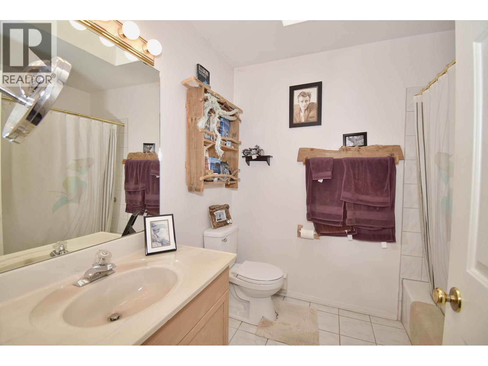 1572 Larchberry Way, Gibsons, British Columbia  V0N 1V5 - Photo 21 - R3151541