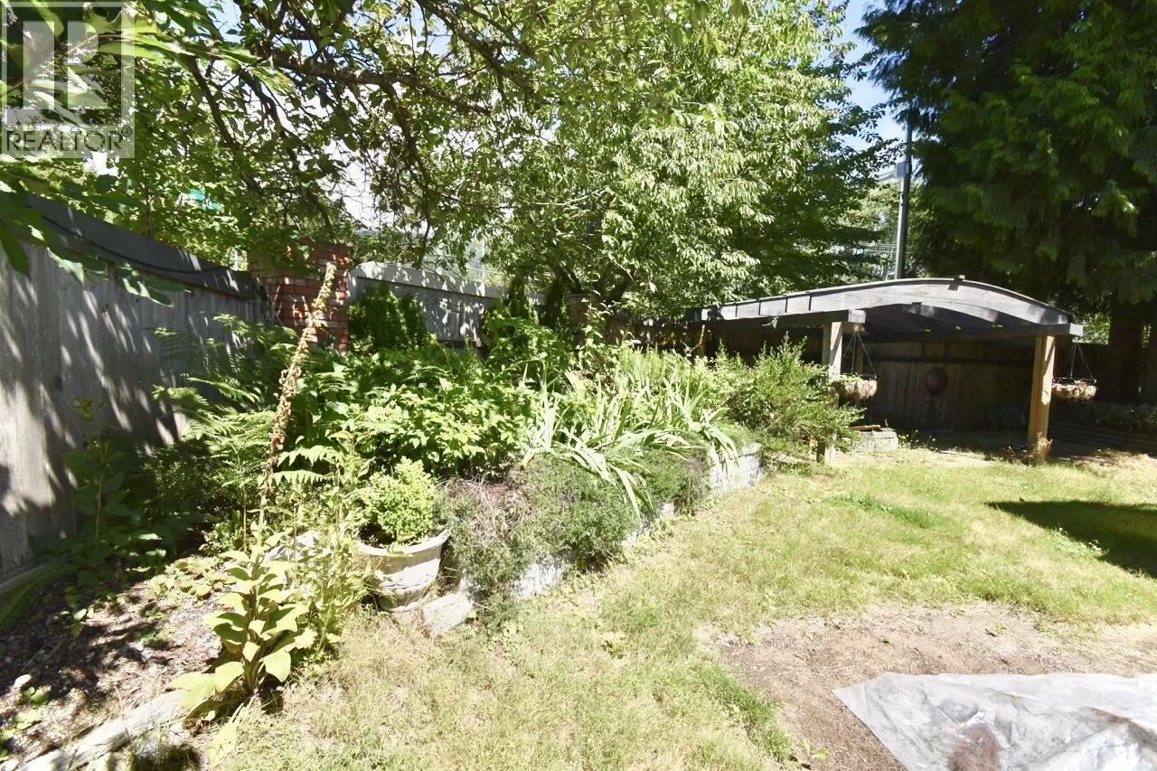 1572 Larchberry Way, Gibsons, British Columbia  V0N 1V5 - Photo 26 - R3151541