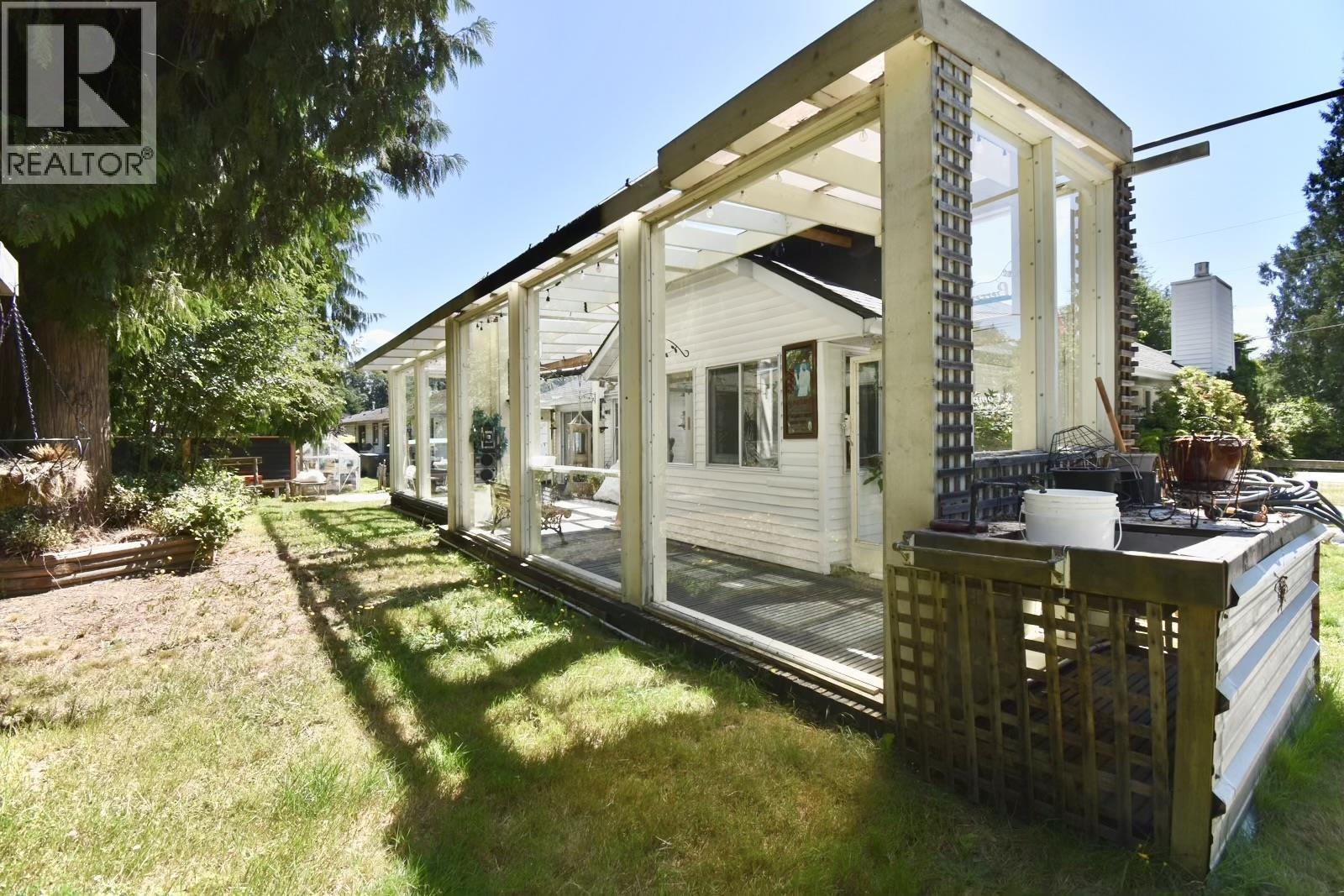 1572 Larchberry Way, Gibsons, British Columbia  V0N 1V5 - Photo 28 - R3151541