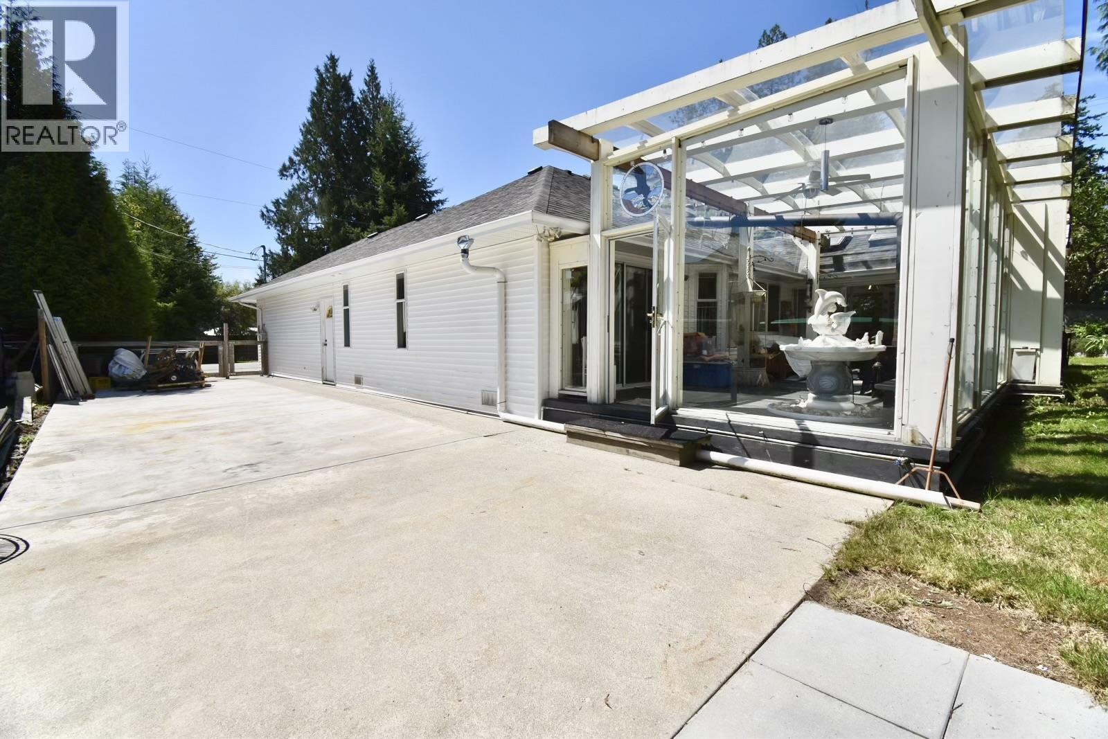 1572 Larchberry Way, Gibsons, British Columbia  V0N 1V5 - Photo 30 - R3151541