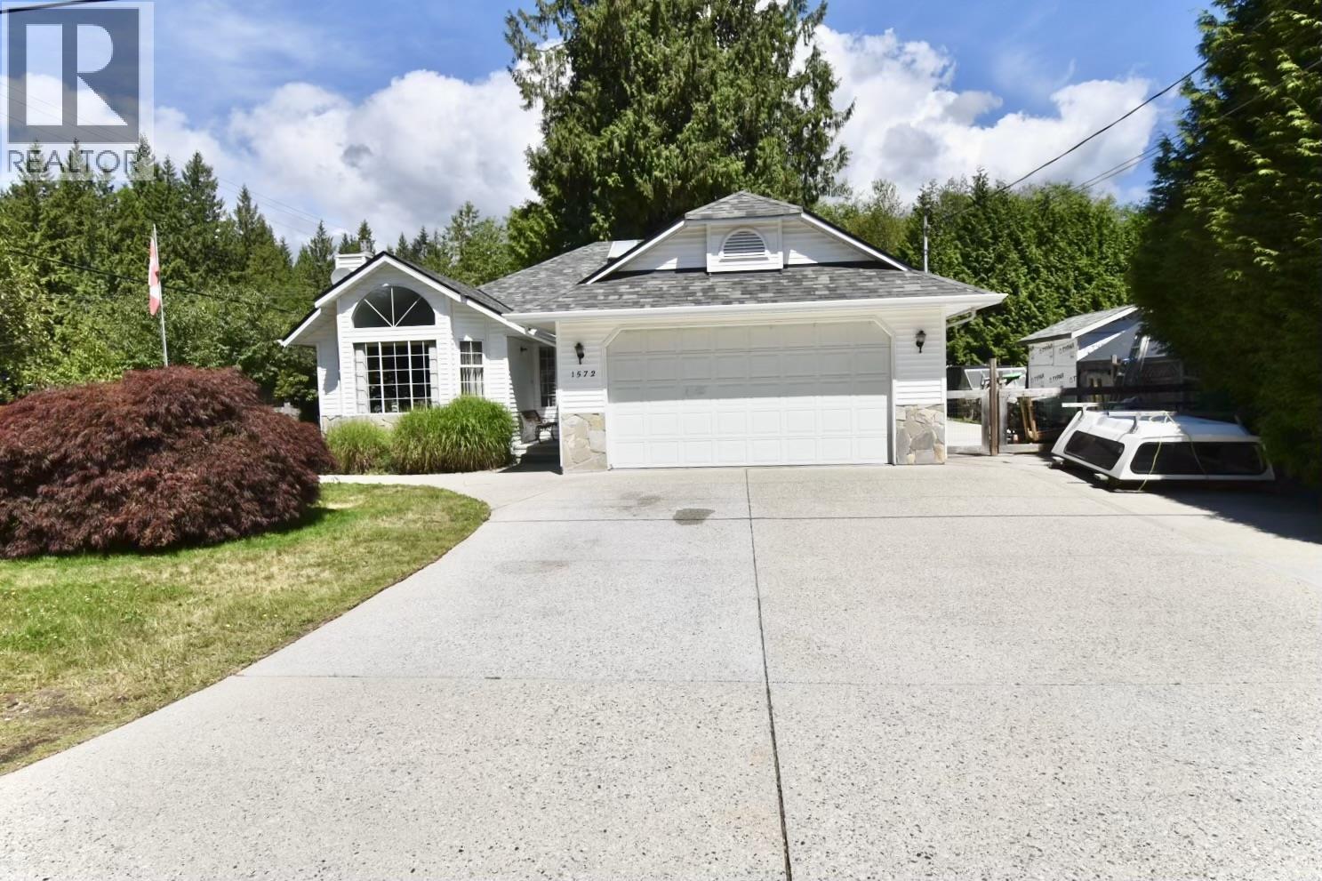 1572 Larchberry Way, Gibsons, British Columbia  V0N 1V5 - Photo 31 - R3151541
