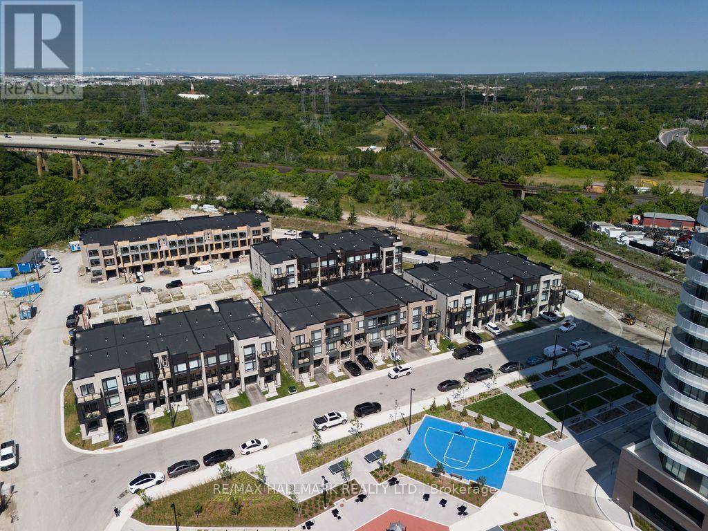 12 Dandara Gate SE, Vaughan, Ontario  L4L 1V8 - Photo 4 - N13625014