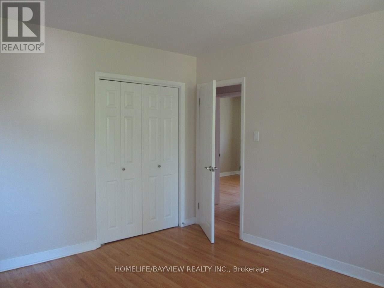 303 Millard(Main Level) Avenue, Newmarket, Ontario  L3Y 1Z3 - Photo 5 - N13625018