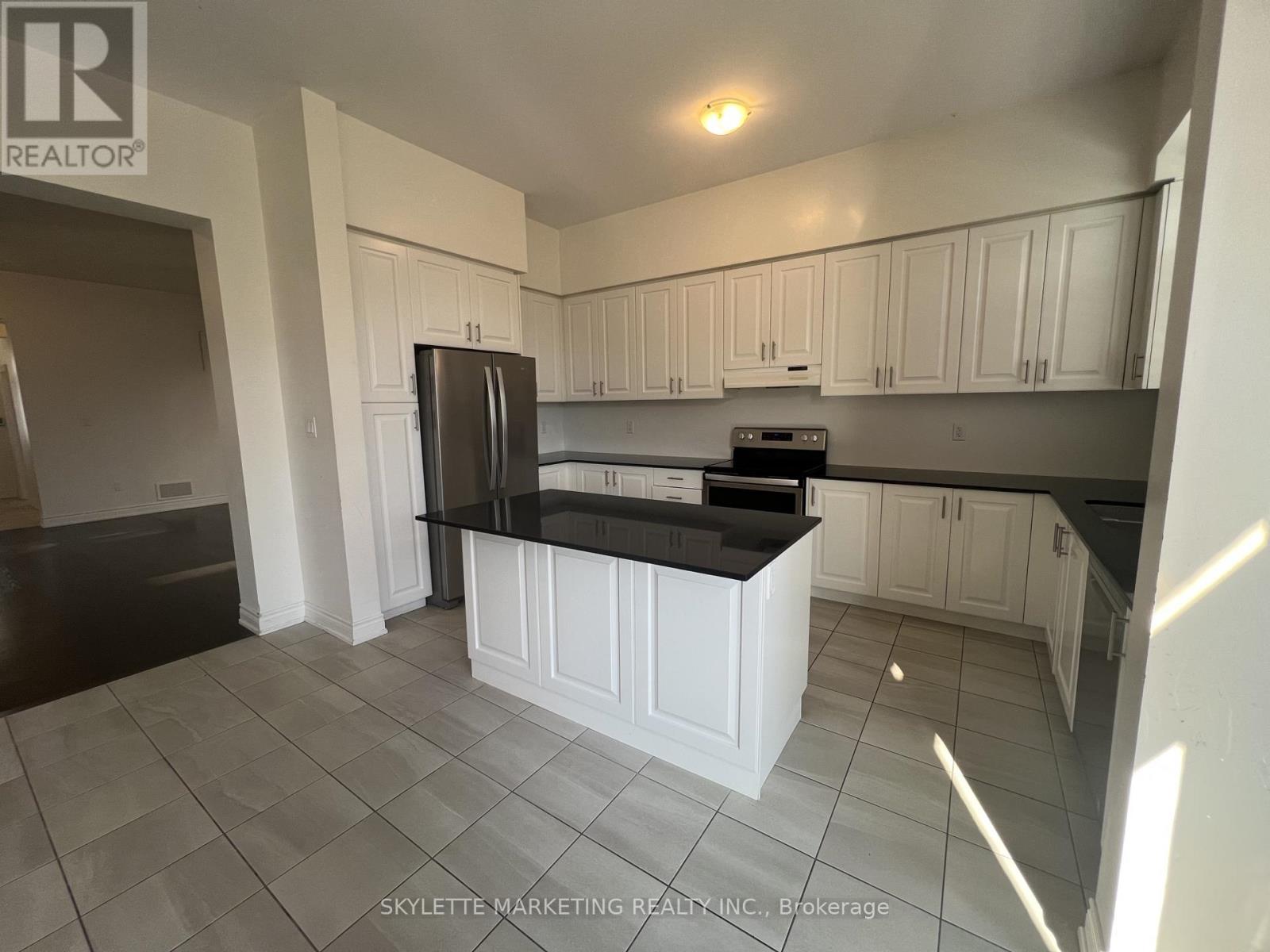 5 Beebalm Lane, East Gwillimbury, Ontario  L9N 0T4 - Photo 8 - N13625104