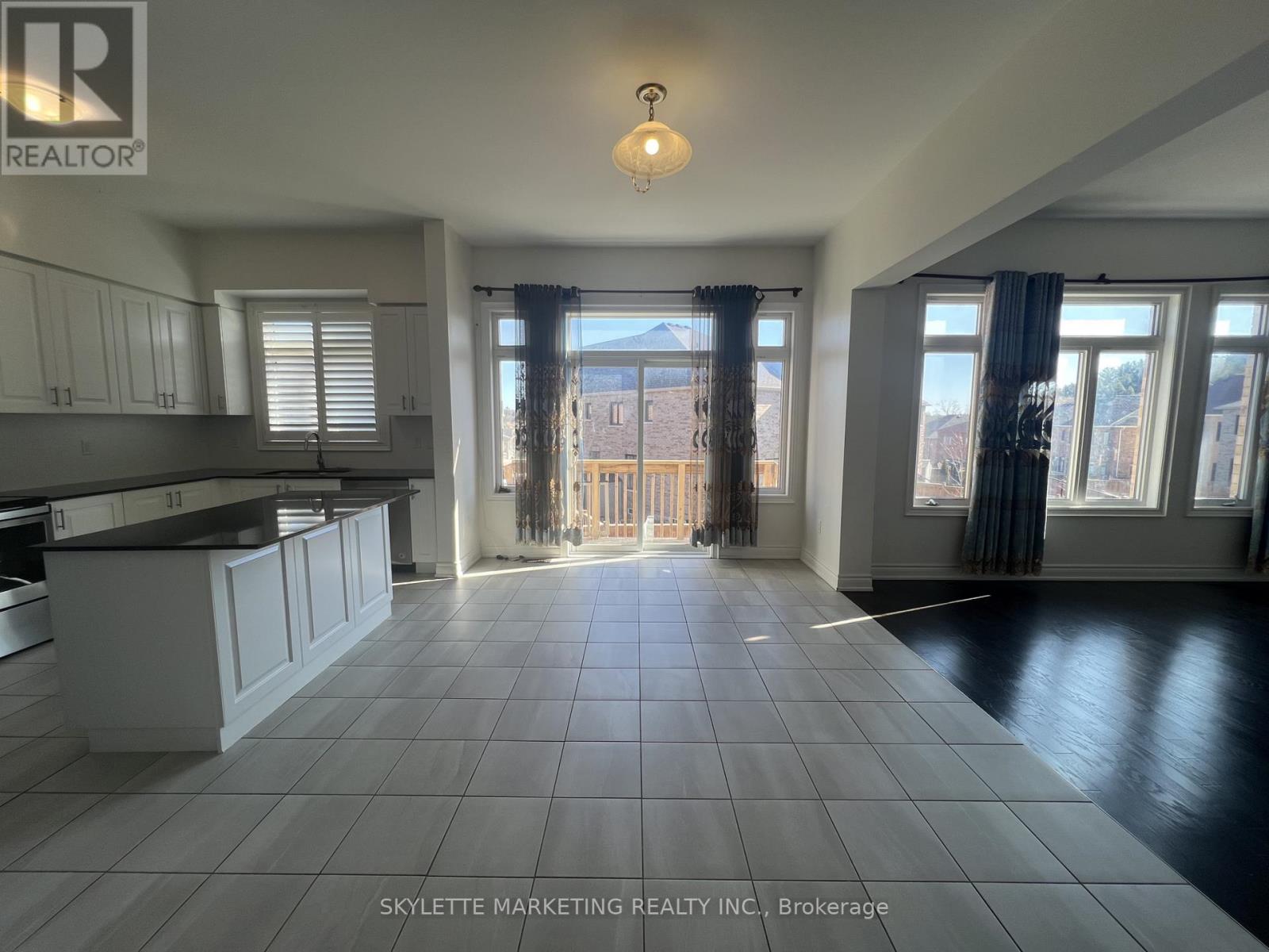 5 Beebalm Lane, East Gwillimbury, Ontario  L9N 0T4 - Photo 9 - N13625104