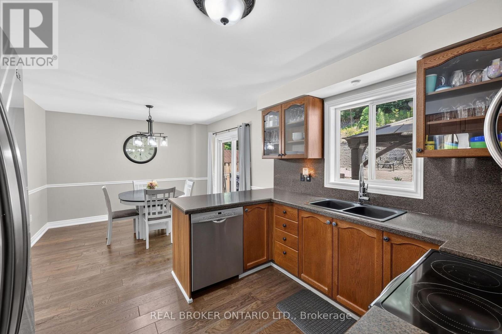 35 Bloom Crescent, Barrie (Ardagh), Ontario L4N 0S8 - Photo 10 - S13625048