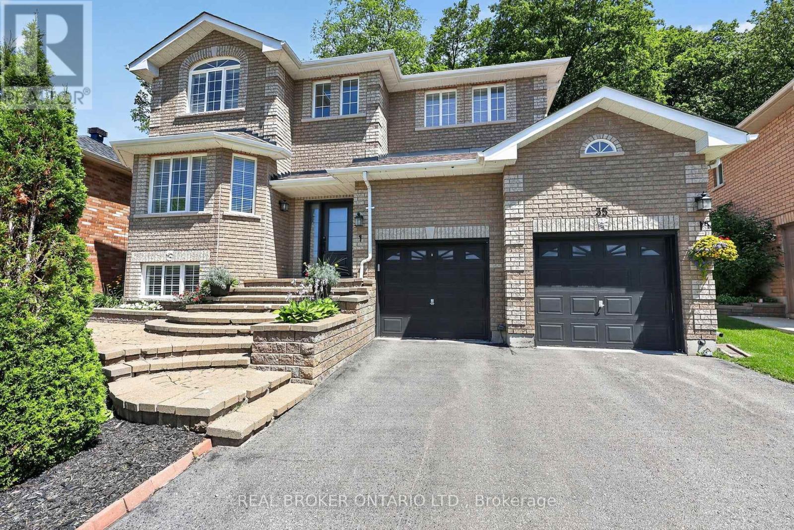 35 Bloom Crescent, Barrie (Ardagh), Ontario L4N 0S8 - Photo 2 - S13625048