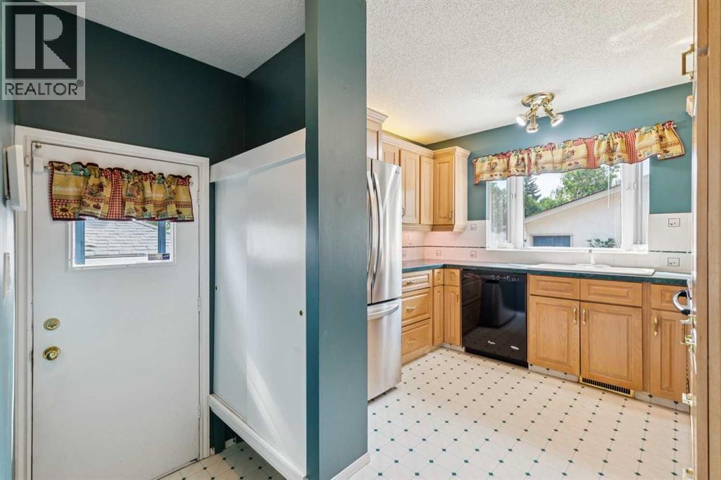 567 Parkridge Drive SE, Calgary, Alberta  T2J 5C5 - Photo 5 - A2332500