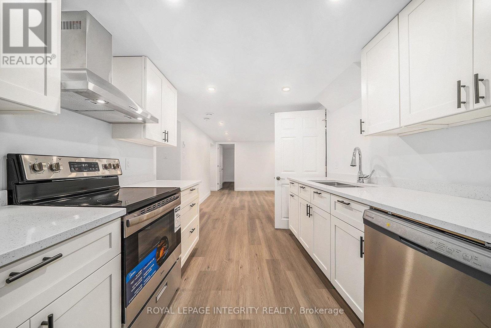 B - 58 Wigan Drive, Ottawa, Ontario  K2E 6L1 - Photo 3 - X13624950