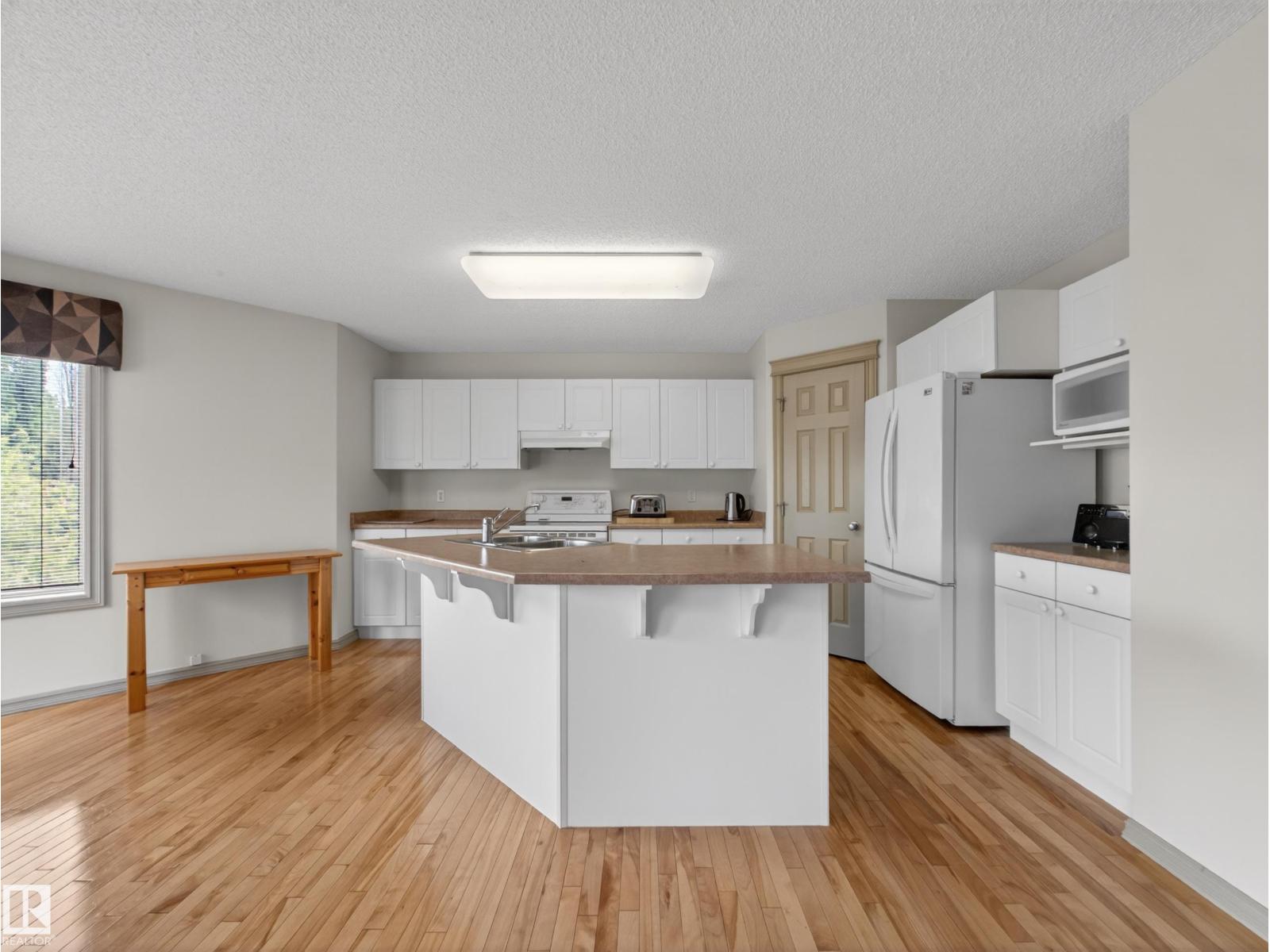 1381 Breckenridge Dr NW, Edmonton, Alberta  T8T 6M2 - Photo 9 - E4491859