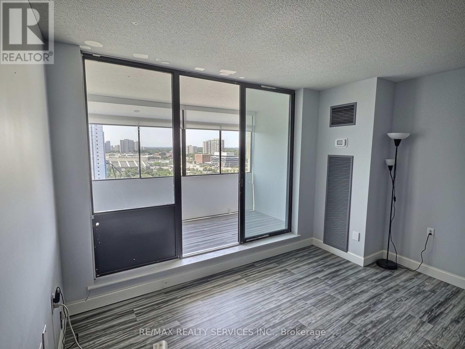 1812 - 18 Knightsbridge Road, Brampton, Ontario  L6T 3X5 - Photo 9 - W13625042