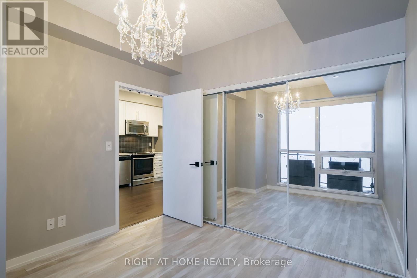 4611 - 4011 Brickstone Mews, Mississauga, Ontario  L5B 0G3 - Photo 11 - W13625086