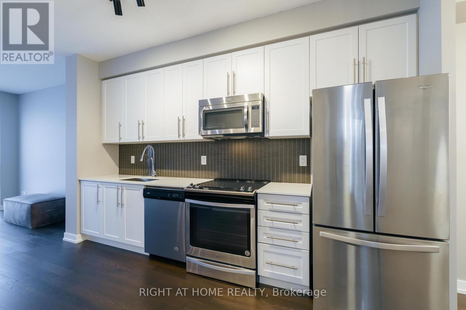 4611 - 4011 BRICKSTONE MEWS