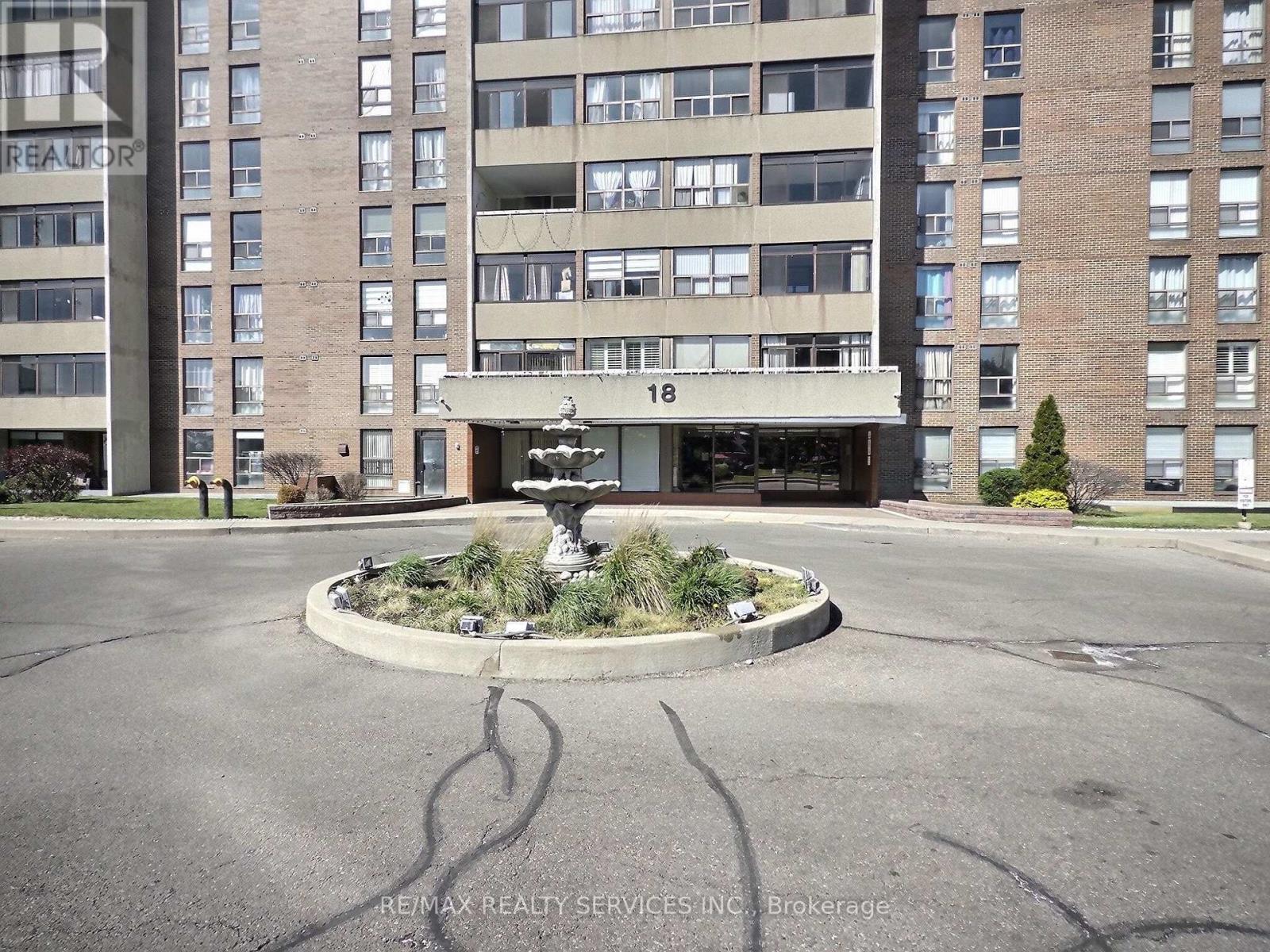 1812 - 18 Knightsbridge Road, Brampton, Ontario L6T 3X5 - Photo 2 - W13625088