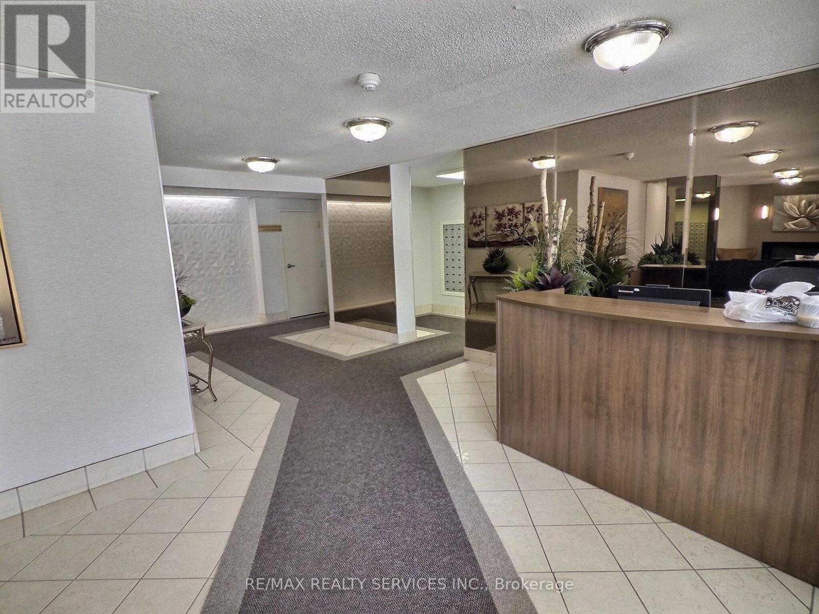 1812 - 18 Knightsbridge Road, Brampton, Ontario L6T 3X5 - Photo 4 - W13625088