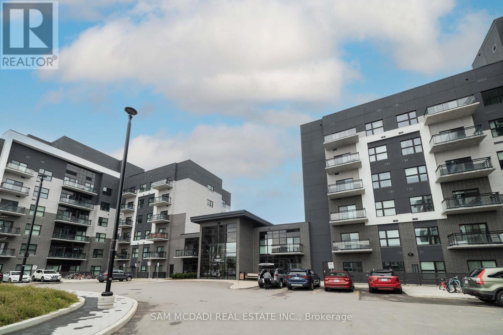 216 - 102 GROVEWOOD COMMON, Oakville, Ontario