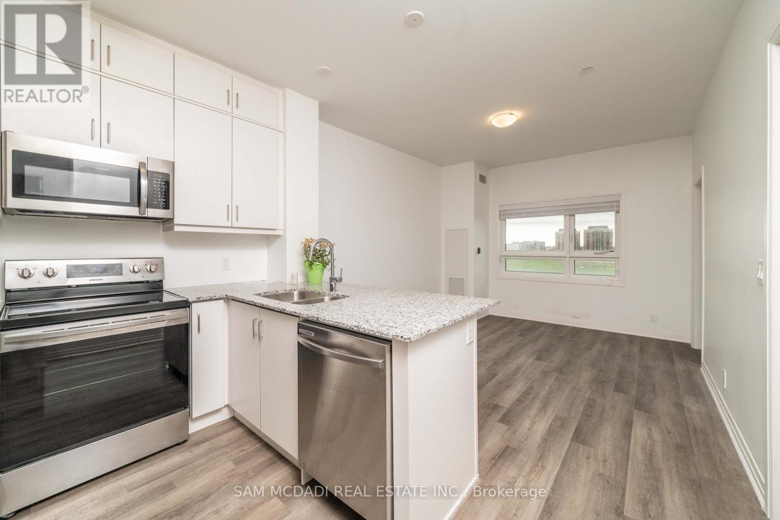 216 - 102 Grovewood Common, Oakville, Ontario  L6H 0X2 - Photo 10 - W13625124