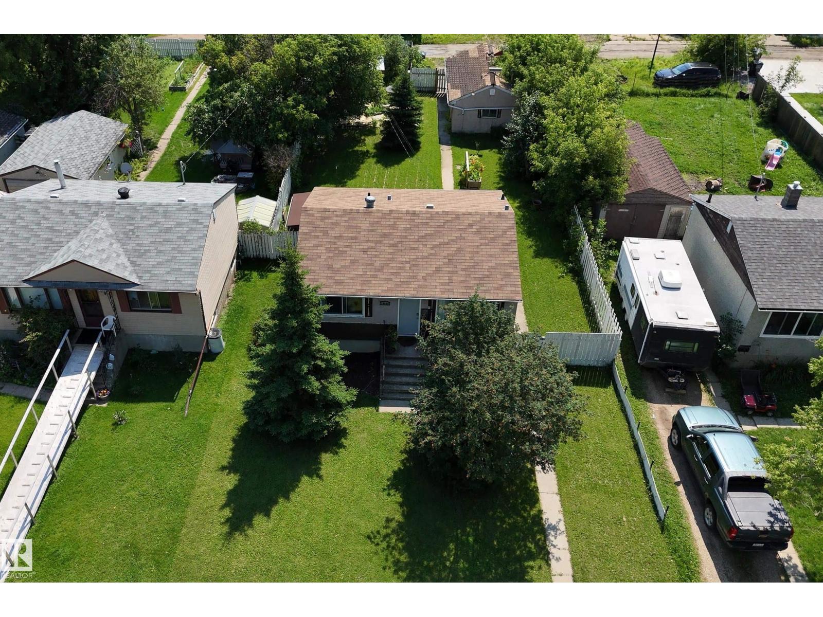 15925 106 AV NW, Edmonton, Alberta