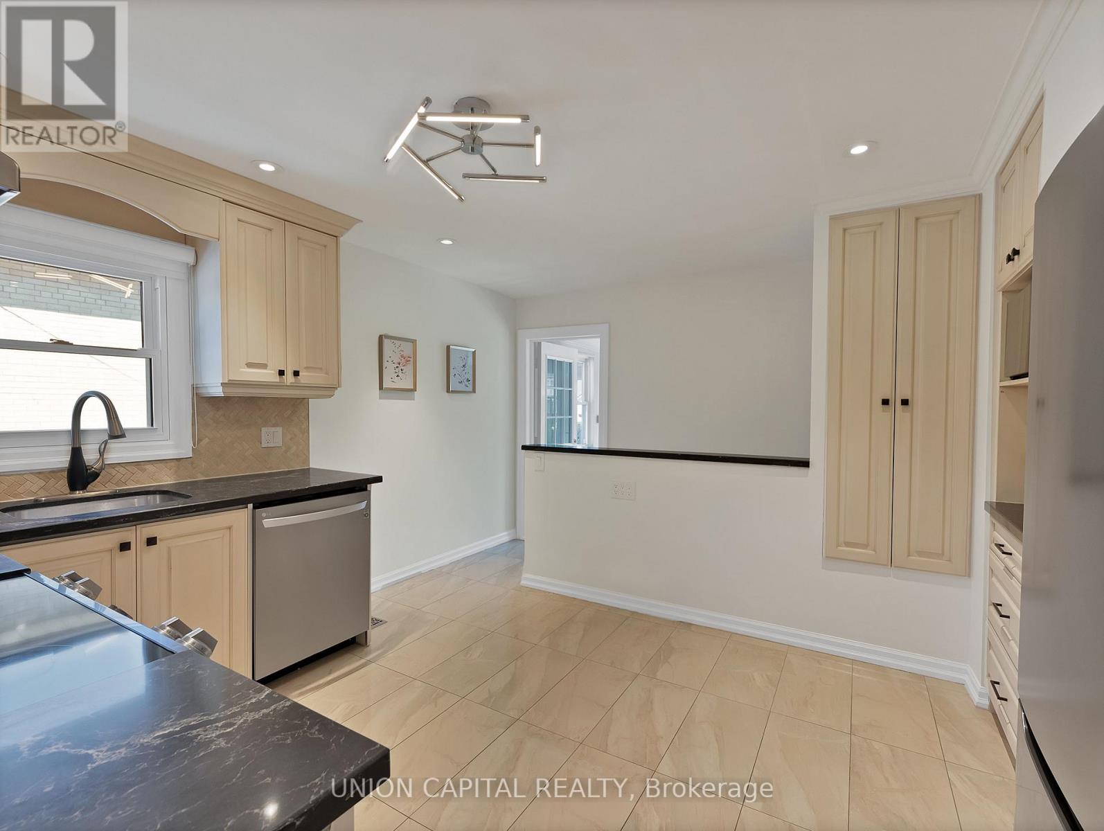 81 Maybourne Avenue, Toronto, Ontario  M1L 2W3 - Photo 15 - E13617840