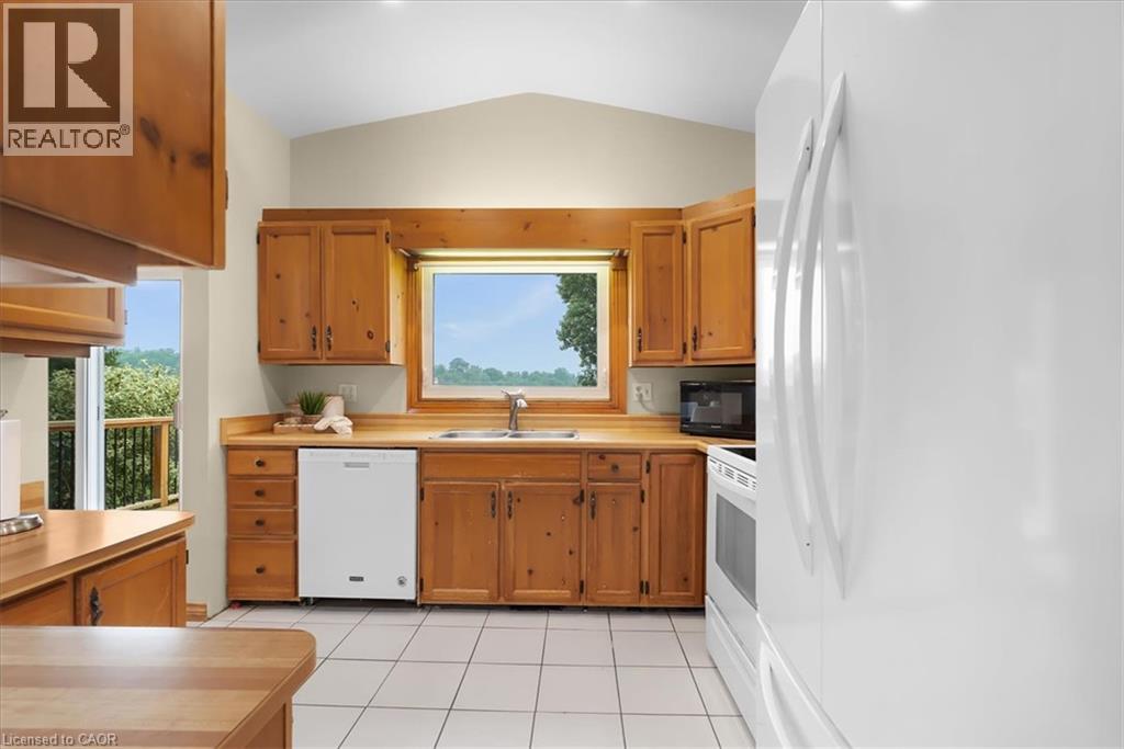 421 Rock Chapel Road, Flamborough, Ontario  L9H 5E2 - Photo 21 - 40848883