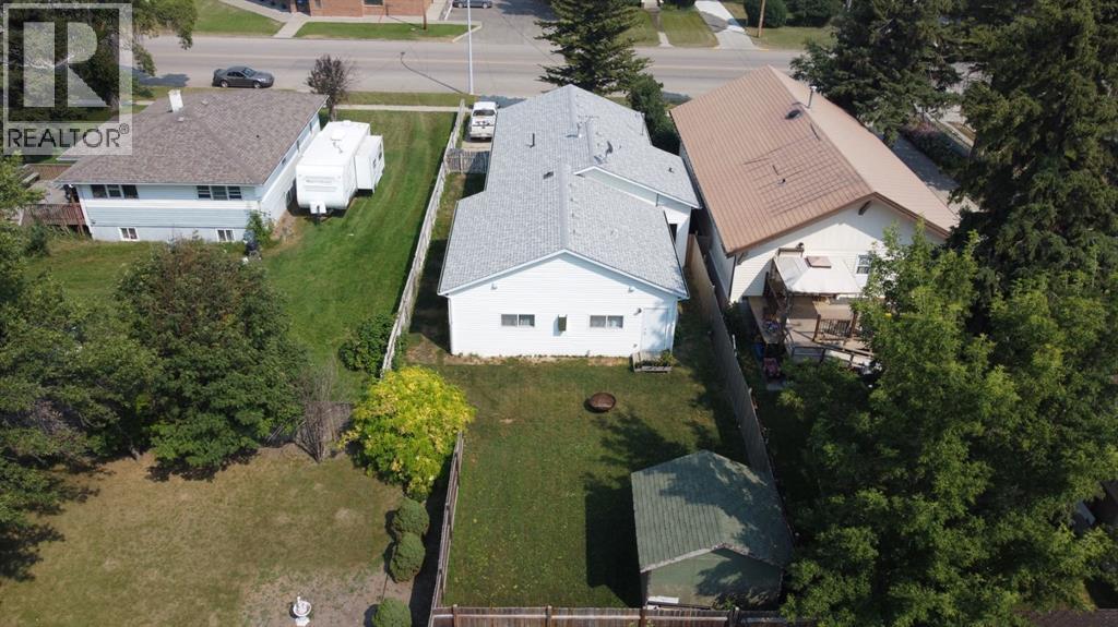 116 S 1 Street W, Magrath, Alberta  T0K 1J0 - Photo 1 - A2333476