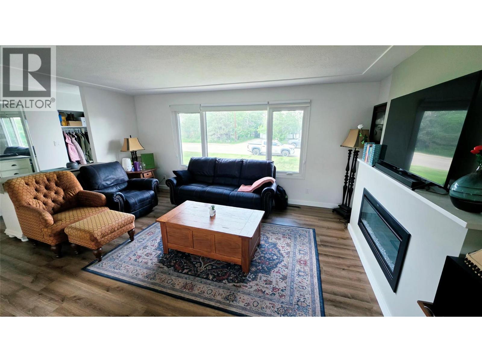 1405 108 Avenue, Dawson Creek, British Columbia  V1G 2T2 - Photo 2 - 10393598